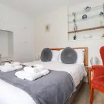 Nyaraló Jakanori
